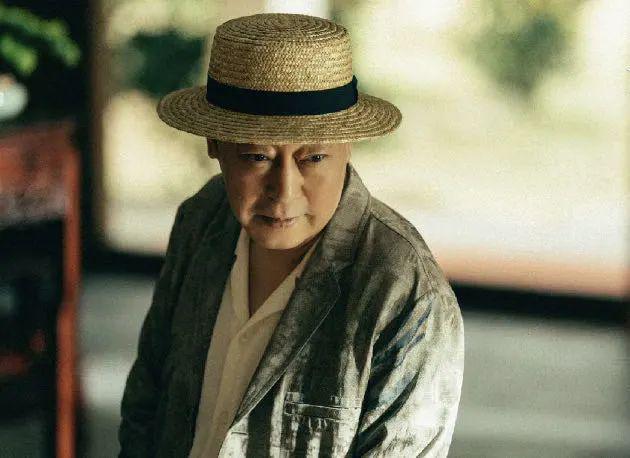 從“我想吃魚(yú)了”到“高啟強(qiáng)二手車” 餐飲與二手市場(chǎng)跨界融合的消費(fèi)新場(chǎng)景